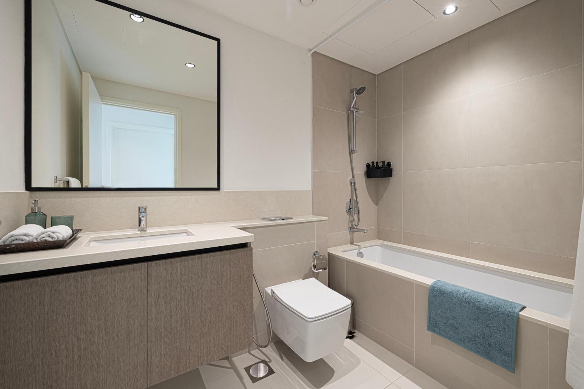 Downtown Luxurious 2br Near Burj Khalifa * Dubai